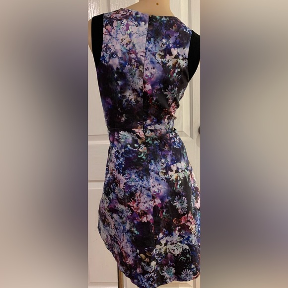 SOLD LOOP Portman’s Dress Fit and Flare - Picture 3 of 9